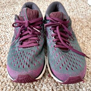 GLYCERIN Women’s running shoe.  Size 8.5. Very good condition
